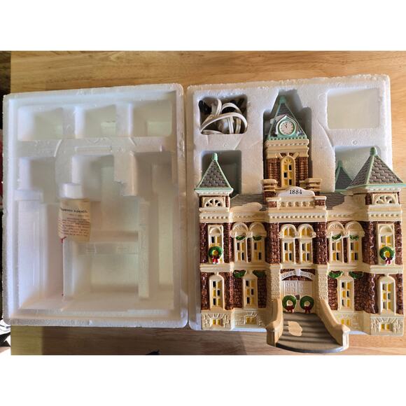 Department 56 Original Snow Village County Courthouse #5144-6 with Box - Picture 5 of 6